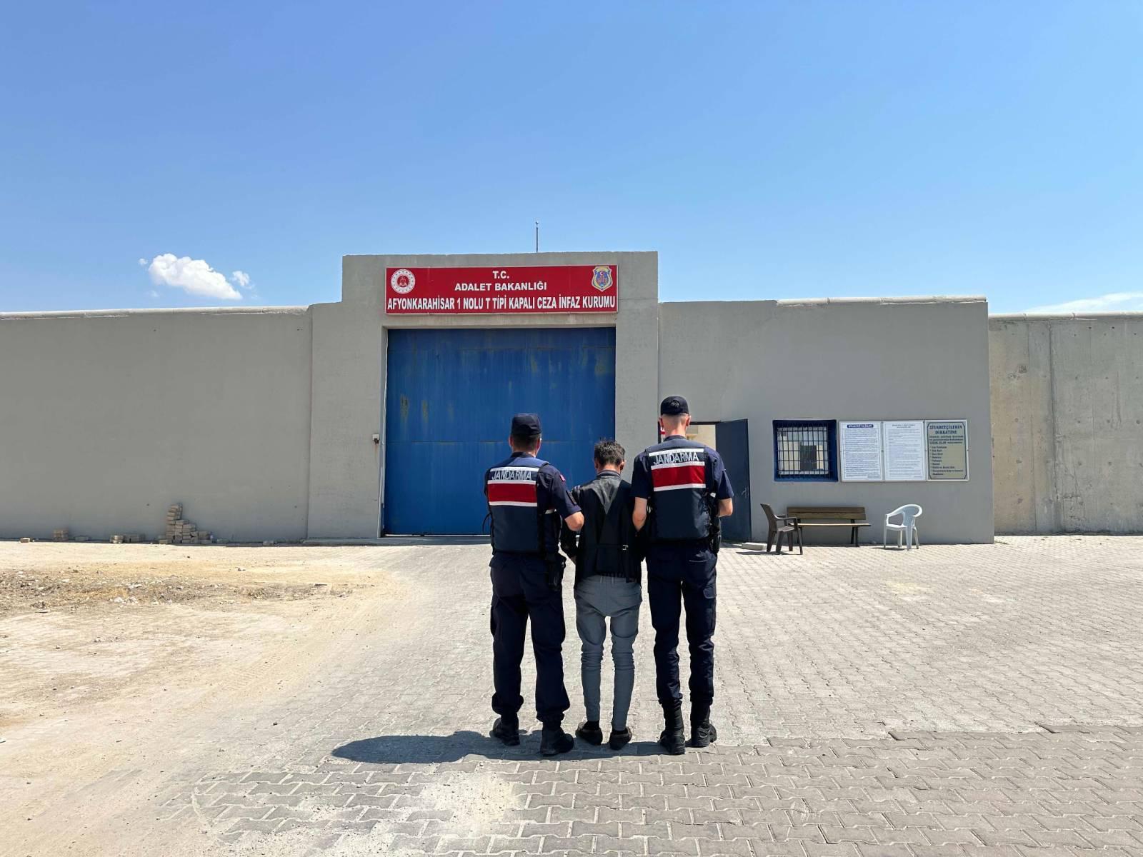 Aranan 28 şahıs yakalandı, 15’i tutuklandı