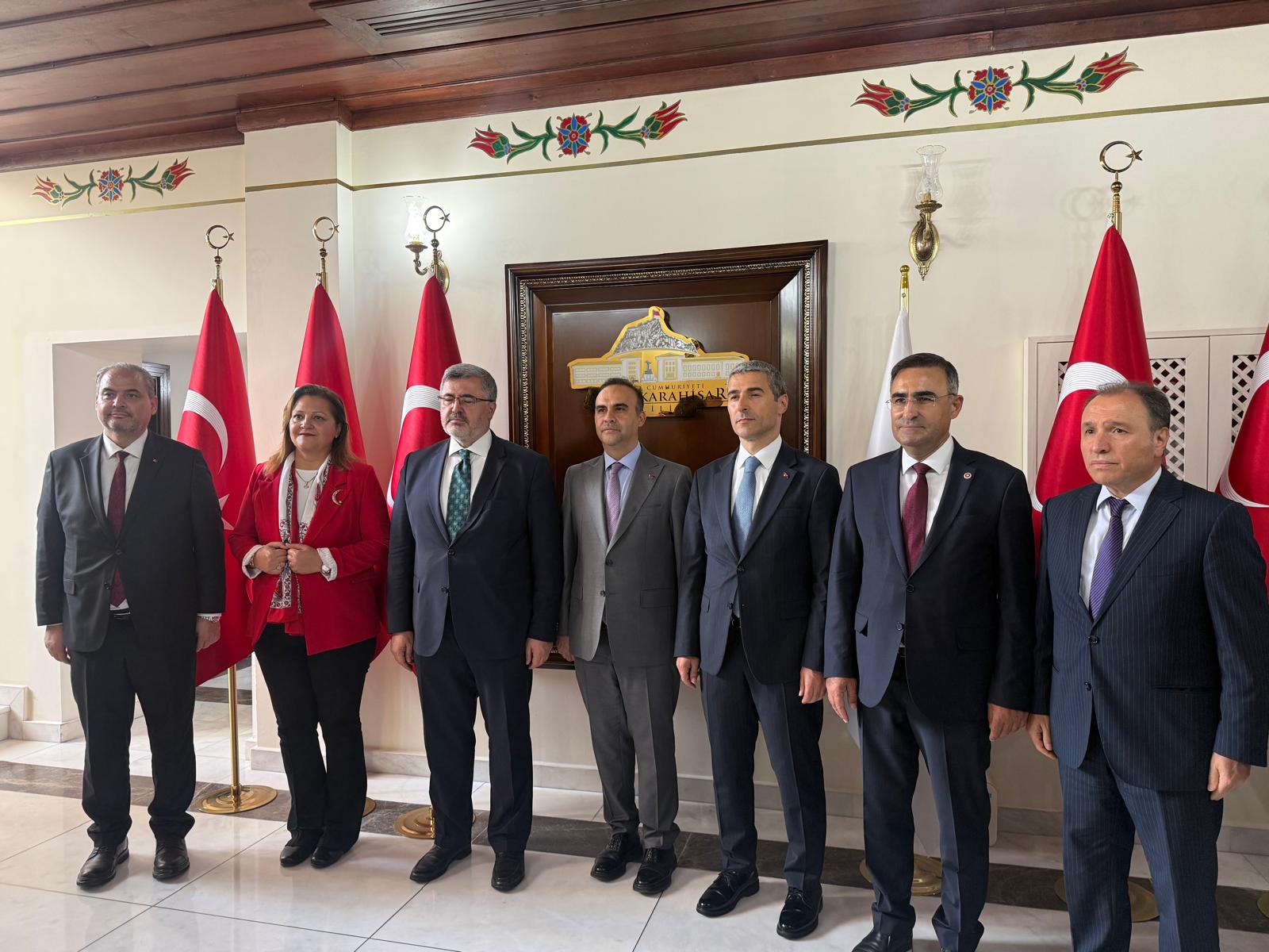 Bakan Kacır, Afyonkarahisar Valiliği’ni ziyaret etti