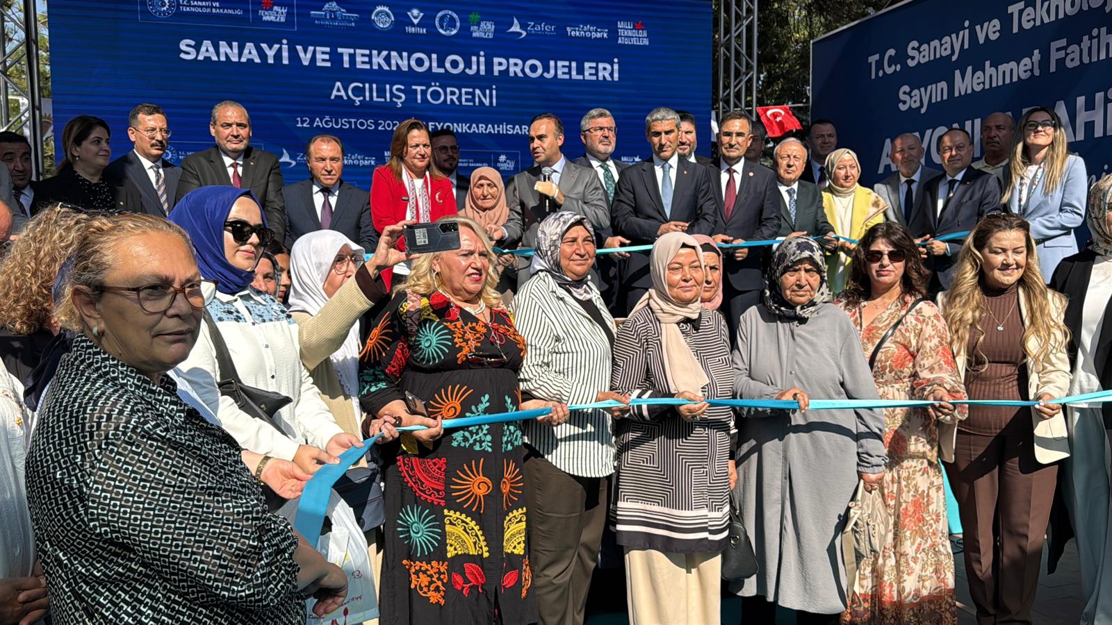 Bakan Kacır Afyonkarahisar’da toplu açılış törenine katıldı