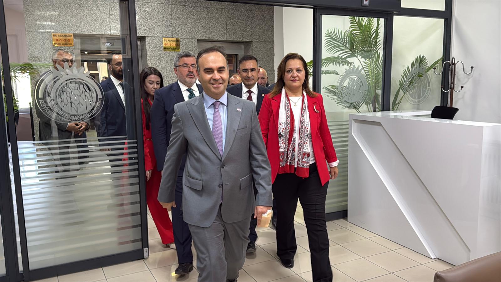 Bakan Kacır’dan Afyonkarahisar Belediyesi’ne ziyaret