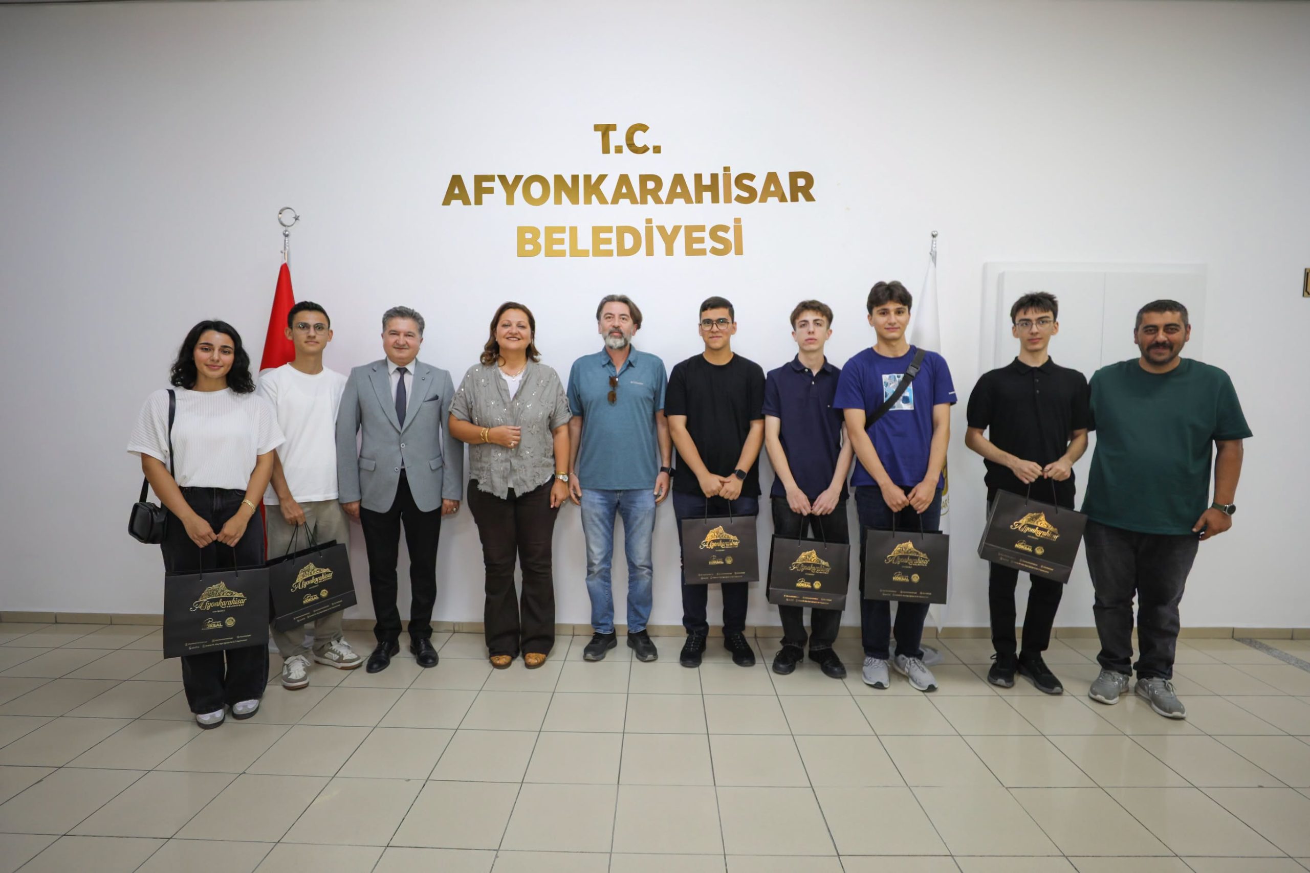 Başkan Köksal, başarılı öğrencileri ödüllendirdi