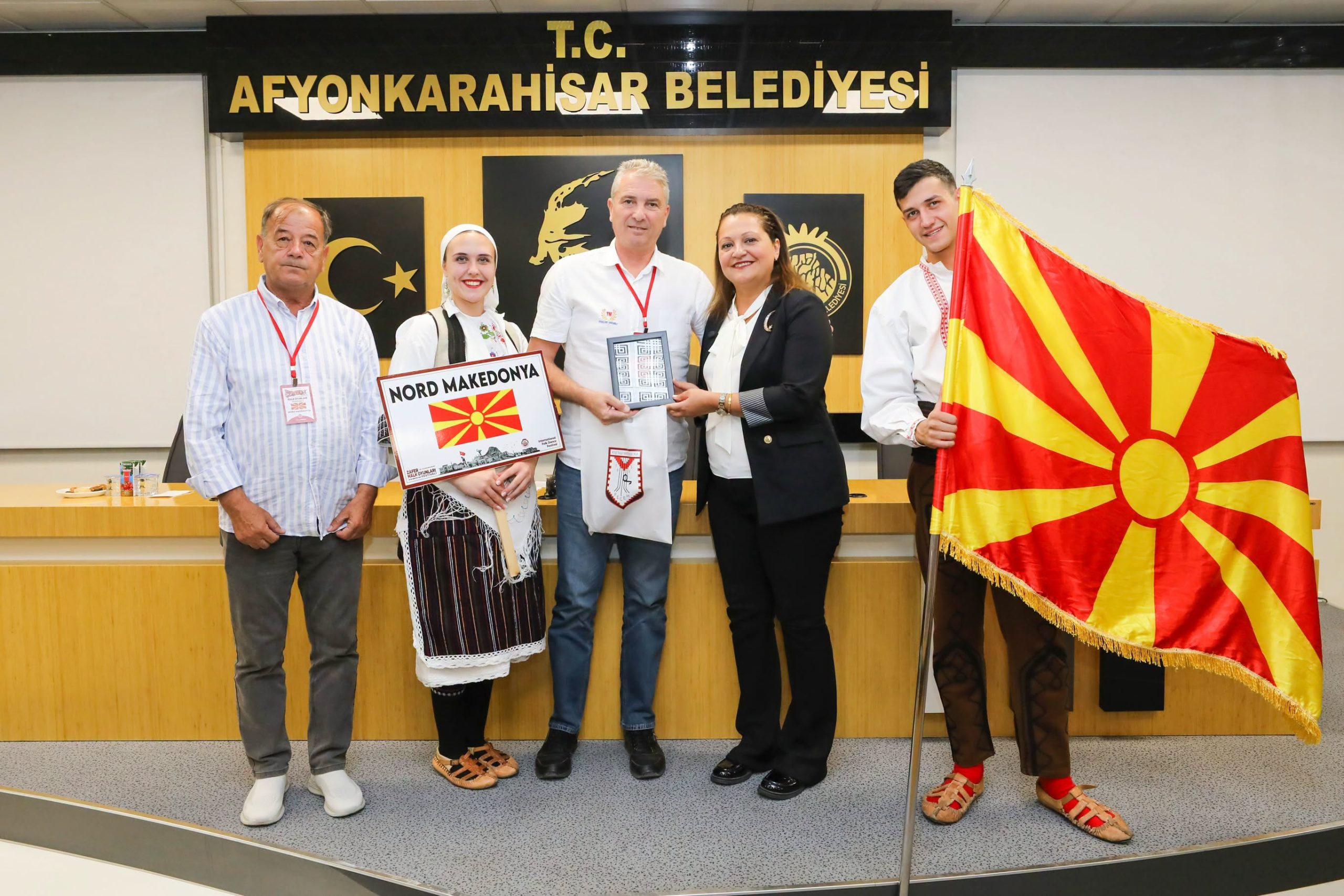 Başkan Köksal, halk oyunları ekiplerini ağırladı