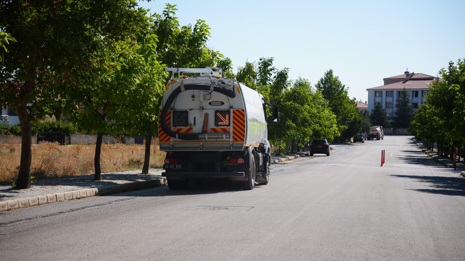 Bolvadin Belediyesi’nden Bademli’de detaylı temizlik