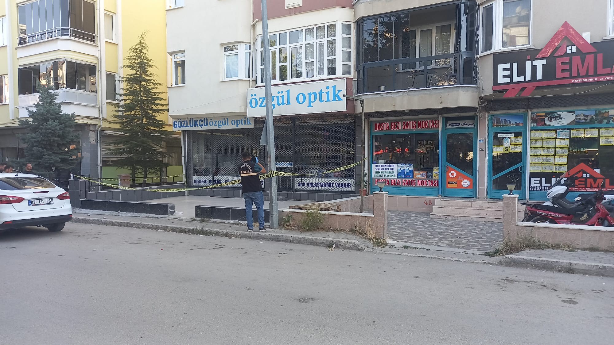 Sandıklı’da acı olay: Dördüncü kattan düşen kadın kurtarılamadı 10 Sandıklı’da acı olay: Dördüncü kattan düşen kadın kurtarılamadı