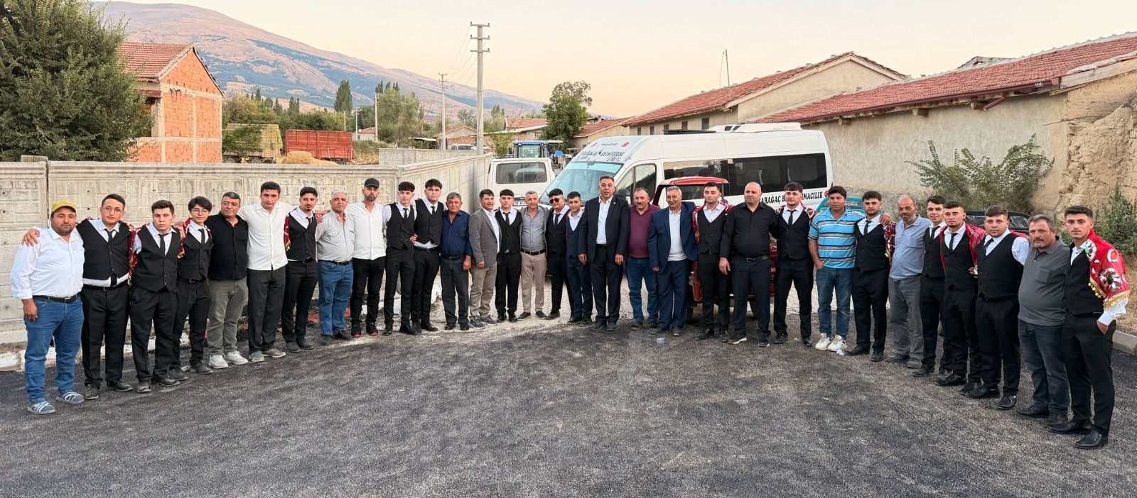 Pazarağaç’ta mehmetçiklere kınaları yakıldı