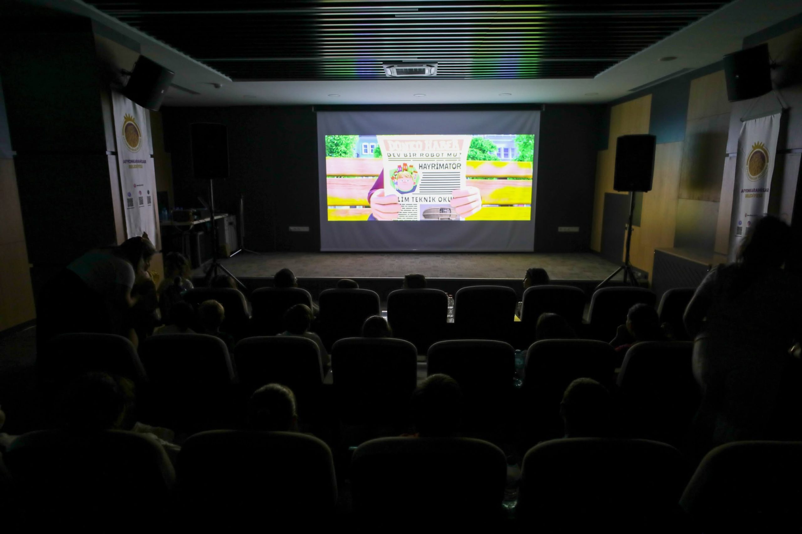 Minikler yaz tatilini çizgi film etkinliğiyle renklendirdi