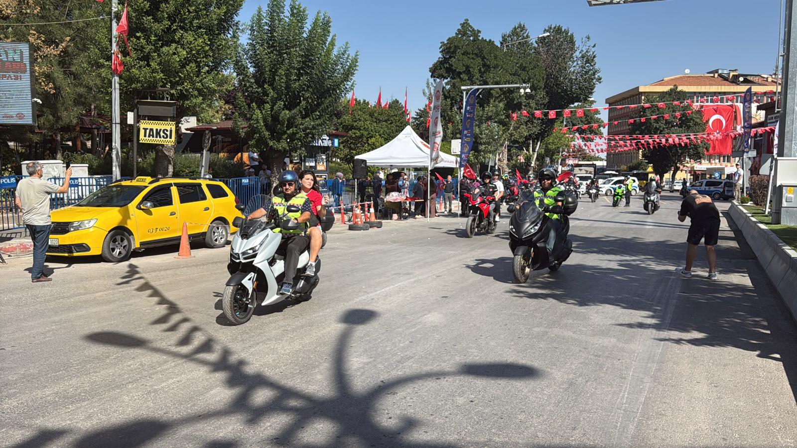 Motor tutkunları, Kocatepe yolunda