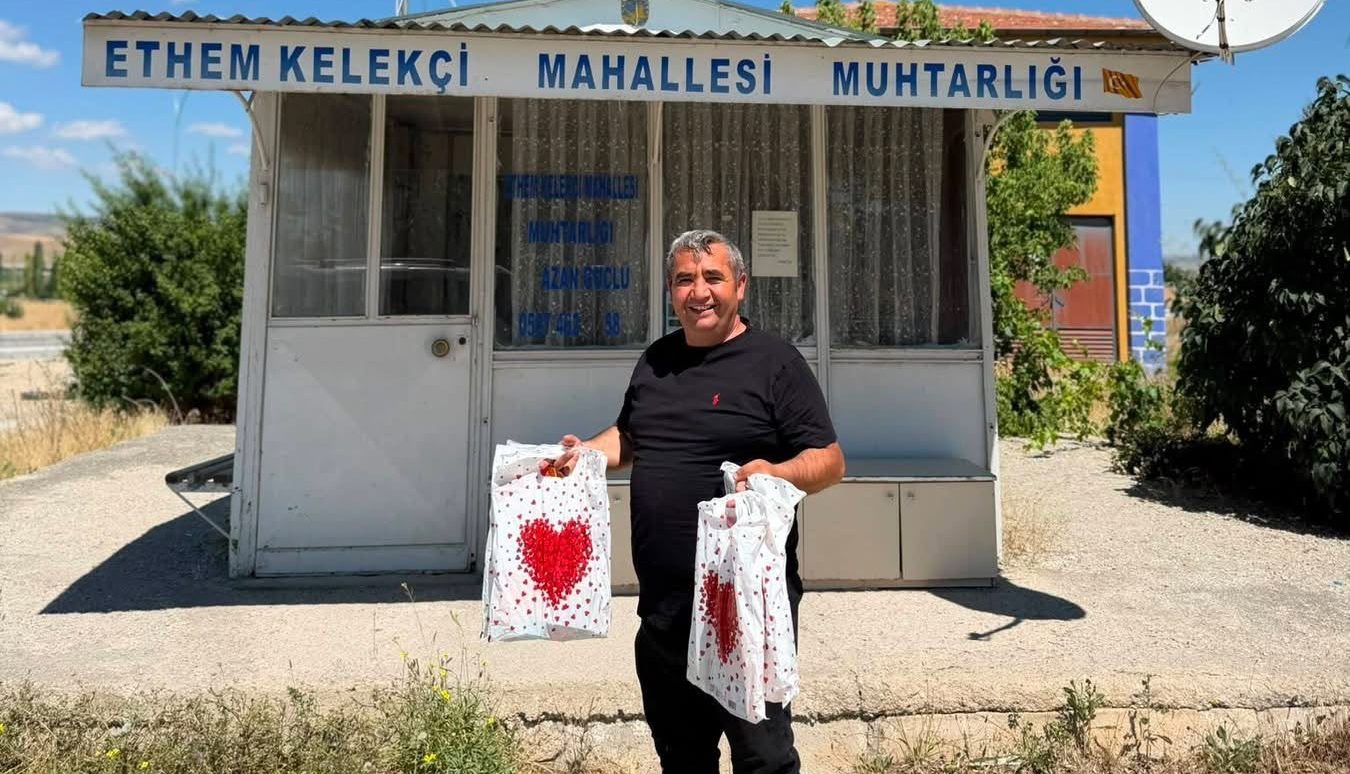 Muhtardan öğrencilere eğitim desteği