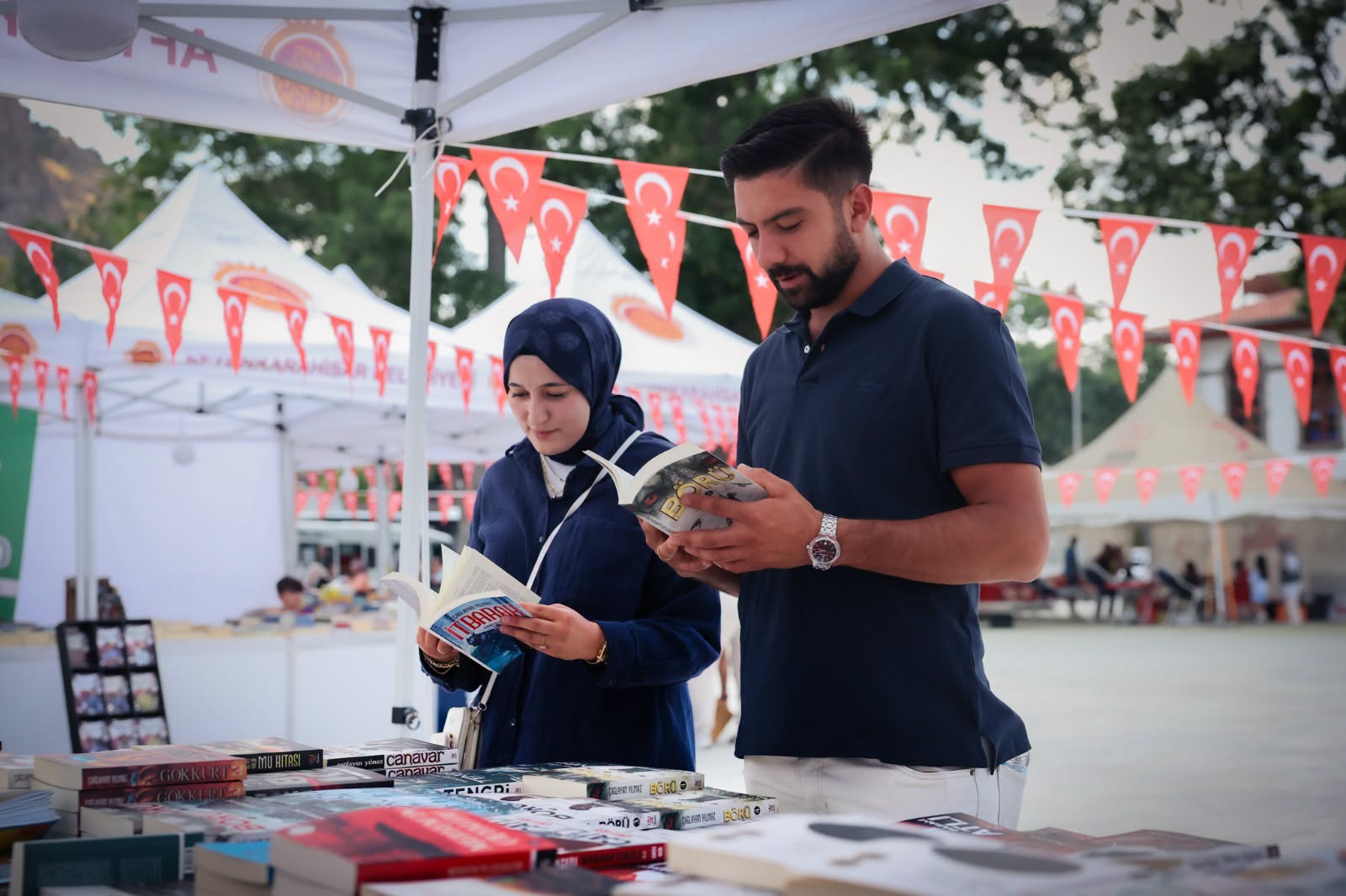 Sahaf Günleri Zafer Meydanı’nda devam ediyor
