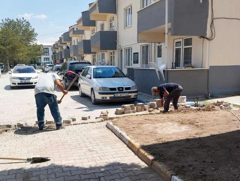 Sandıklı’nın dört bir yanında hummalı çalışma