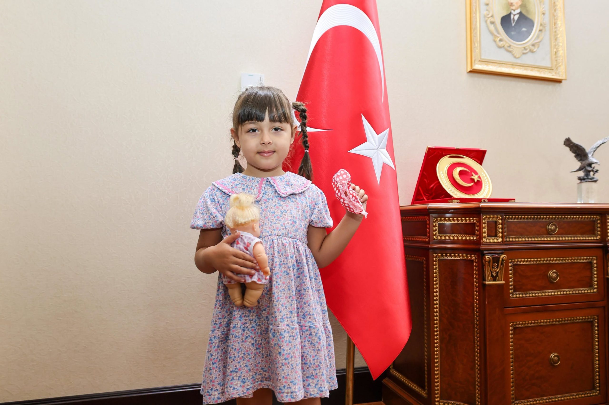 Şehidimizin kızına en güzel koltuk: Valilik makamı 3 Şehidimizin kızına en güzel koltuk: Valilik makamı