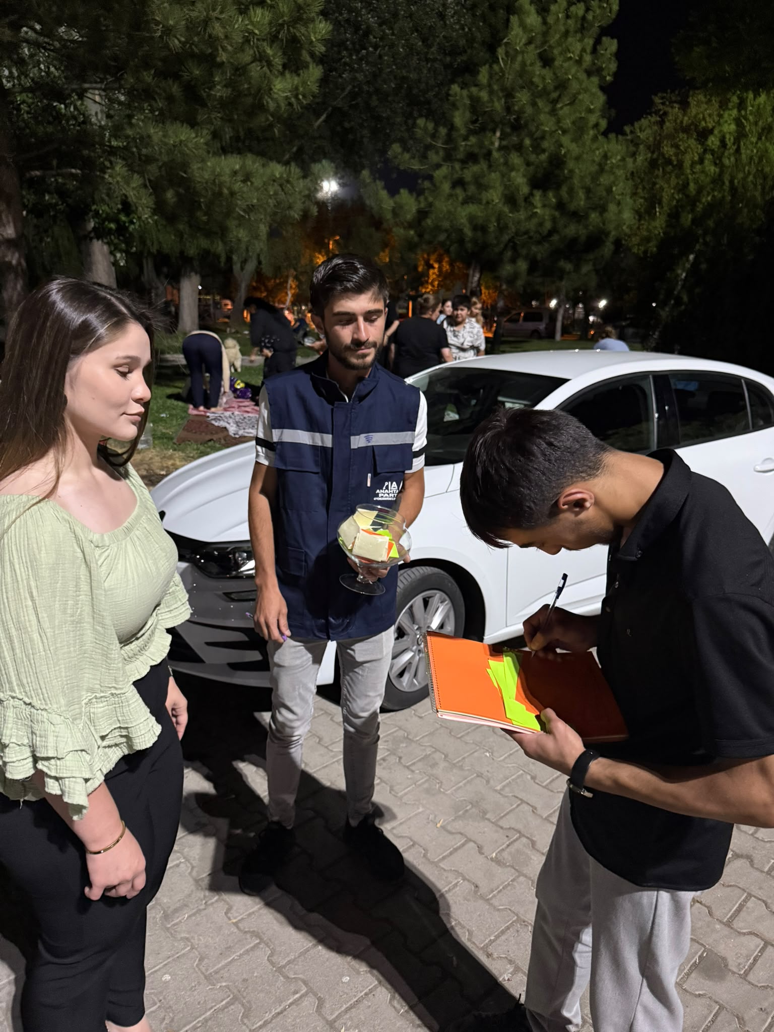 “Söz sende, gelecek seninle”