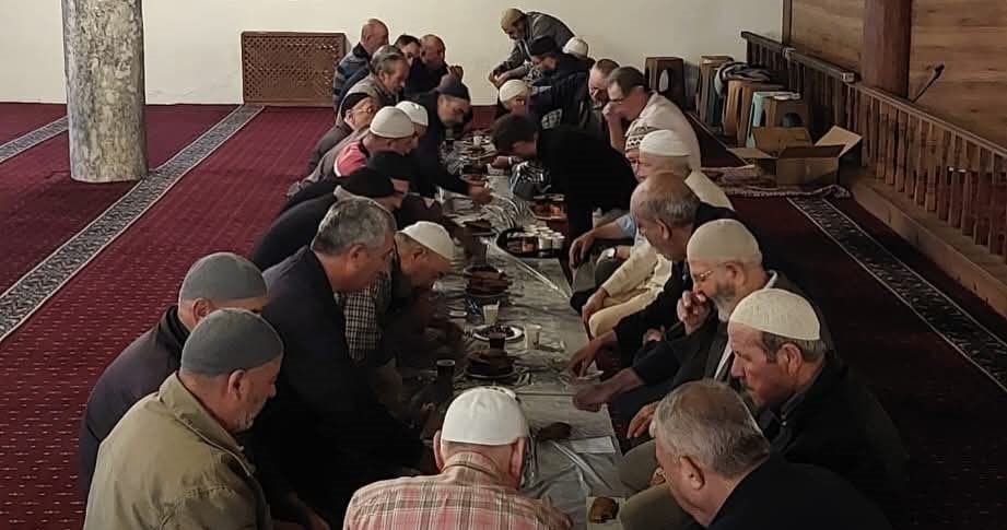 Şuhut’ta düzenlenen Sabah Namazı Buluşması etkinliği 1 Şuhut’ta düzenlenen Sabah Namazı Buluşması etkinliği