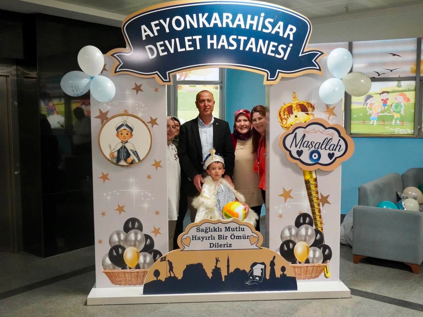 Sünnet olan çocuklara hastaneden anlamlı sürpriz