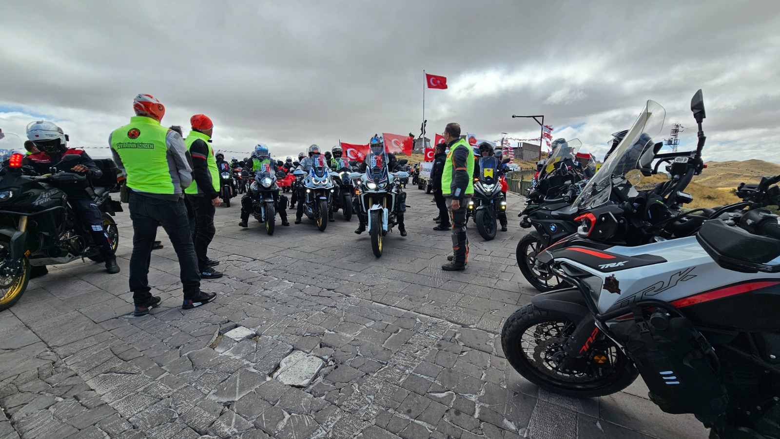 “Süvarinin İzinden” Motosikletli Saygı Sürüşü, Kocatepe’den start aldı