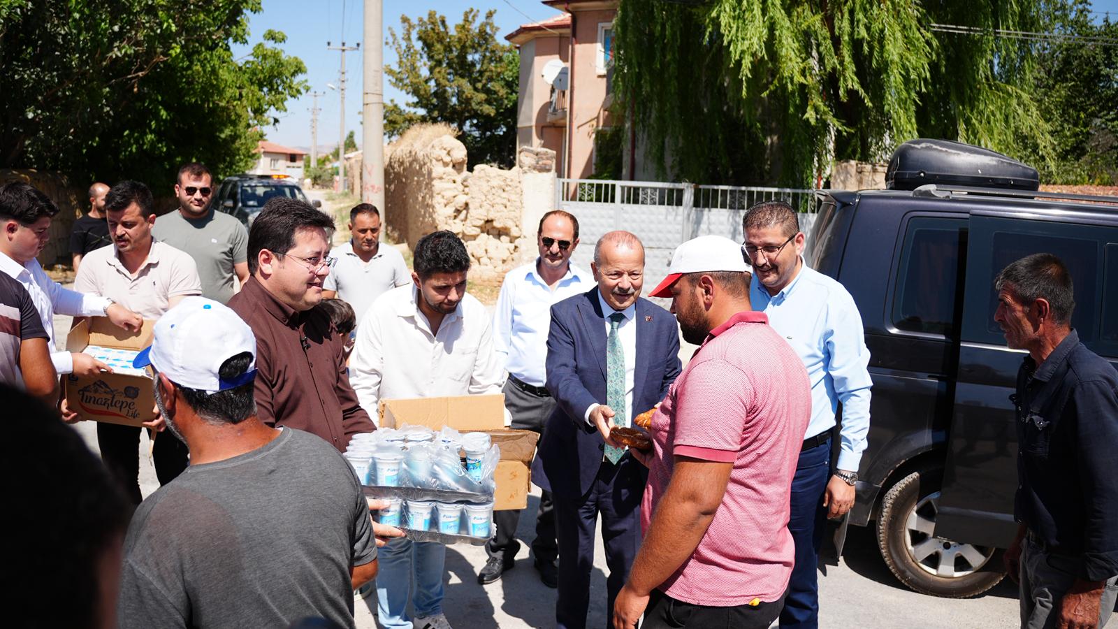 Taytak ve Aynacı iş makinesinin başına geçti