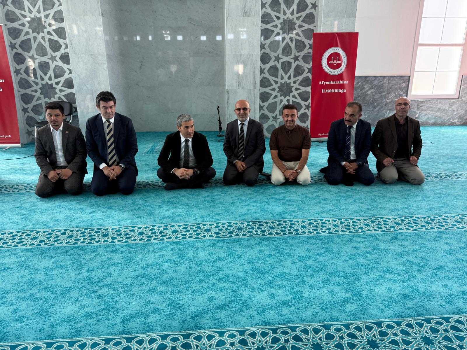 Vali Aktaş, çocukların heyecanına ortak oldu