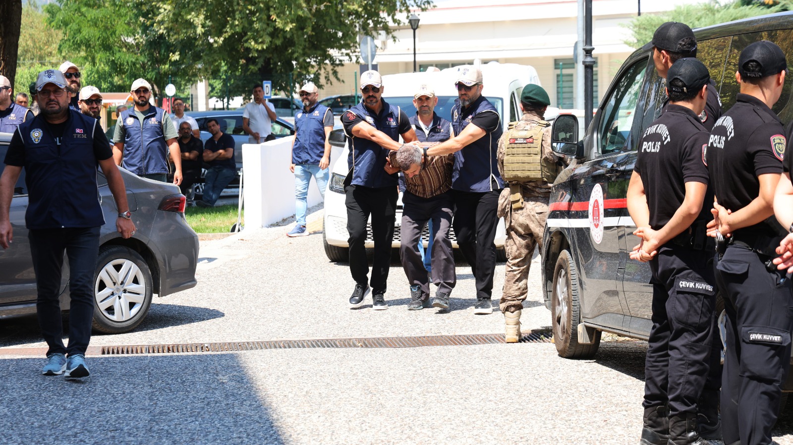 Firari FETÖ’cü Burkay Karatepe Adliyeye sevk edildi