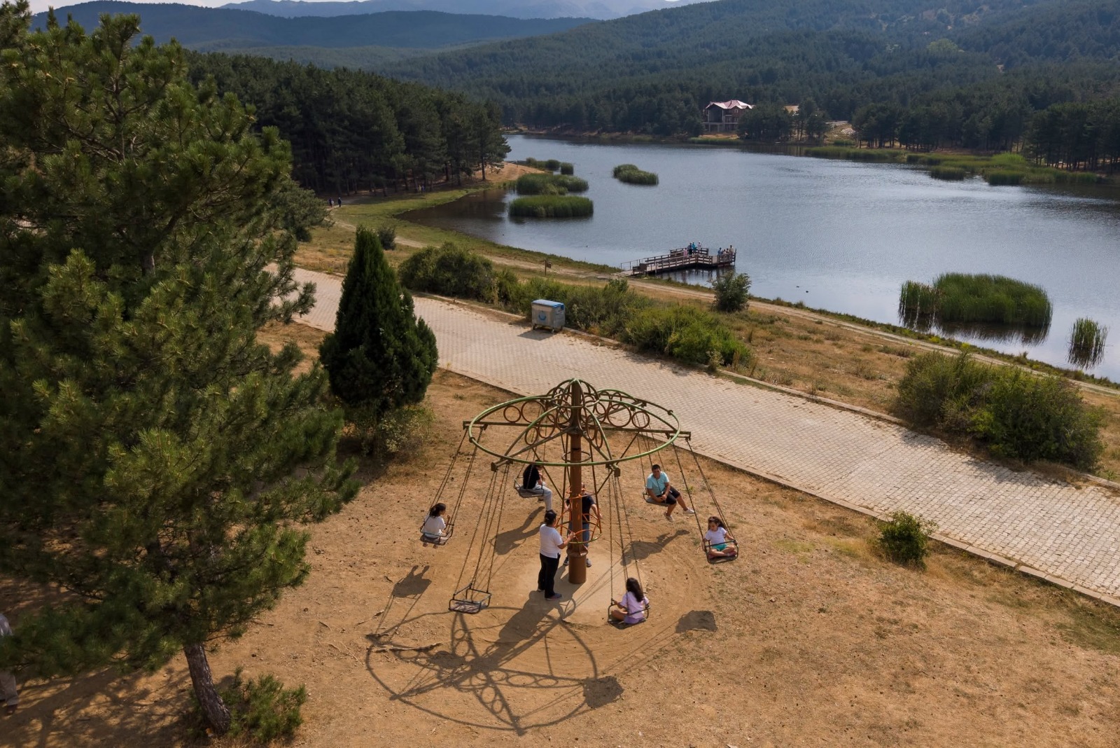 Aileler, Akdağ Milli Parkı’nda doğayla buluştu