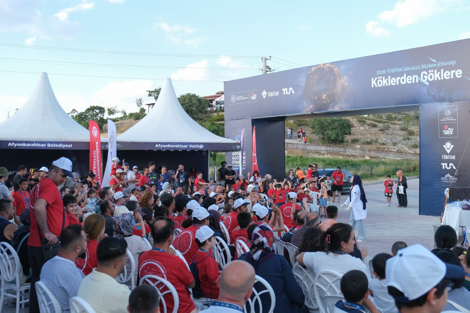 Afyonkarahisar’da gökyüzü şöleni sürüyor