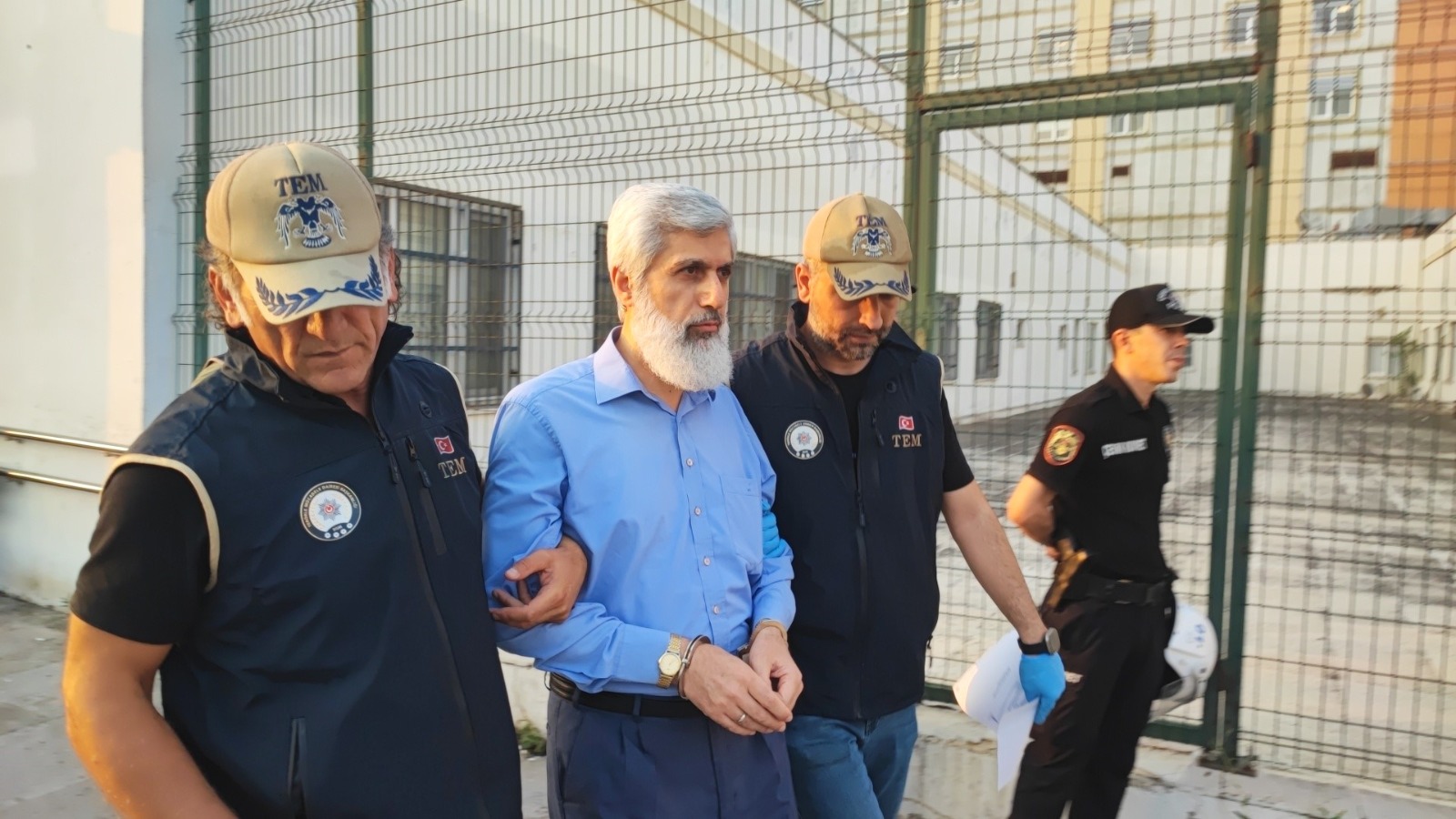 Alparslan Kuytul, eşi ve çok sayıda kişi gözaltında