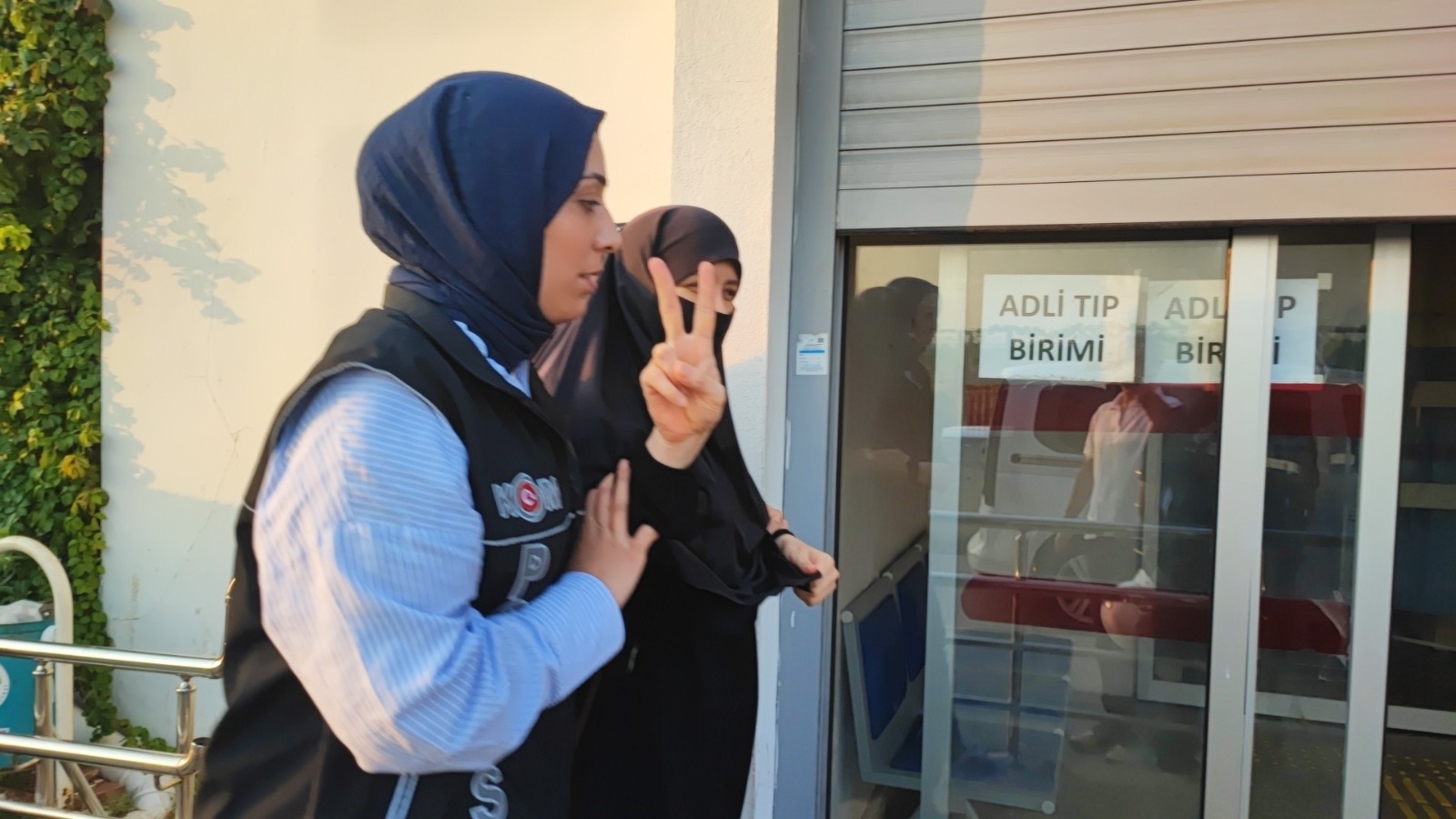 Alparslan Kuytul, eşi ve çok sayıda kişi gözaltında
