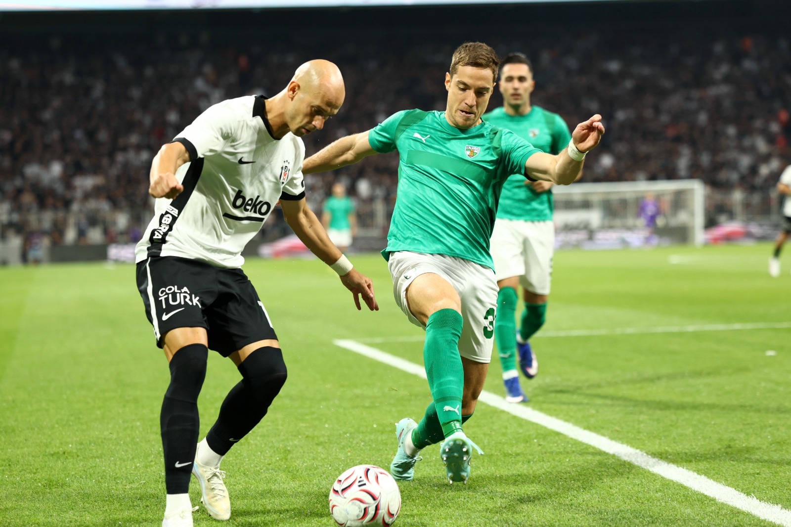 Beşiktaş, Avrupa'da tur kapısını araladı