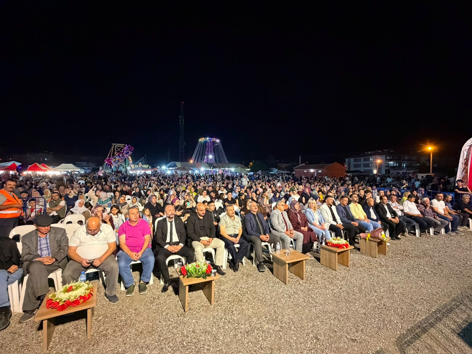 Ozan Manas Şuhut'ta müzikseverlerle buluştu 1 Ozan Manas Şuhut'ta müzikseverlerle buluştu