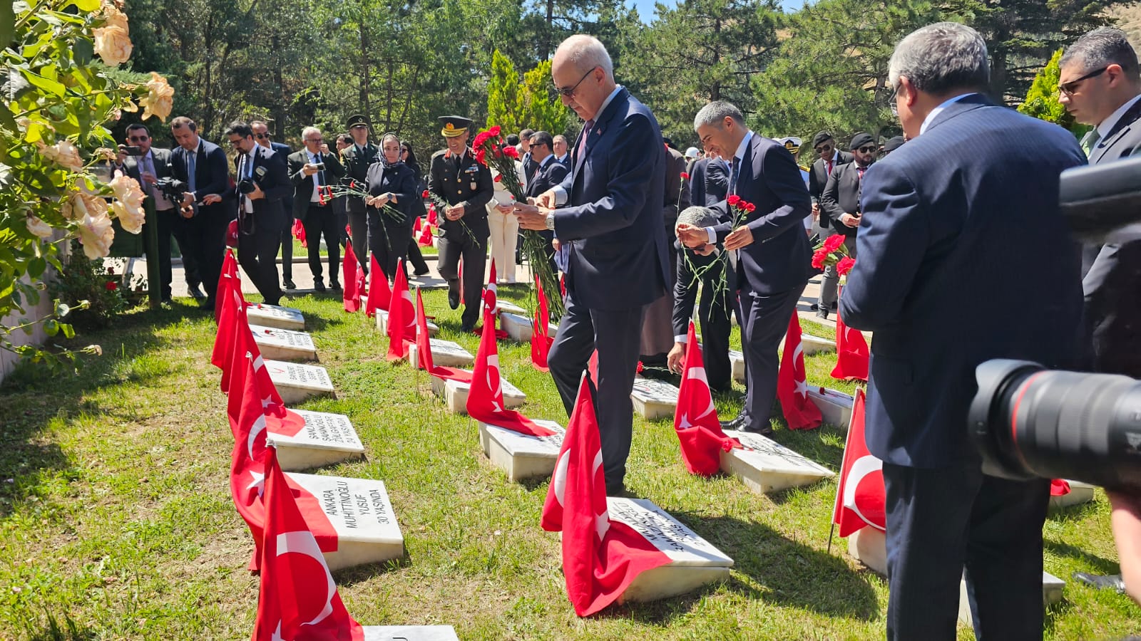 Yüzbaşı Agâh Paşa Şehitliği’nde şehitlere vefa