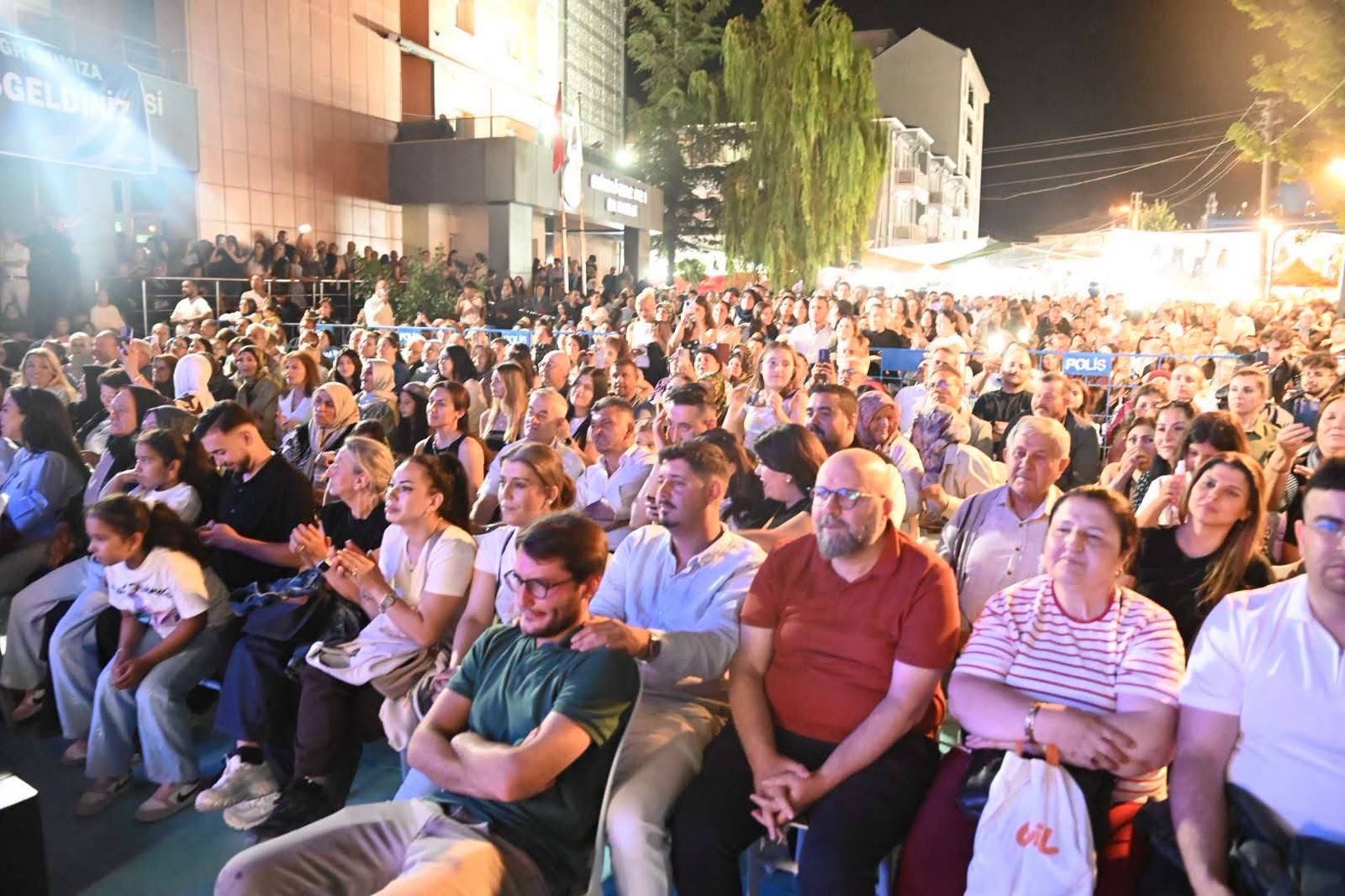 Zara'dan Emirdağ'da türkü şöleni