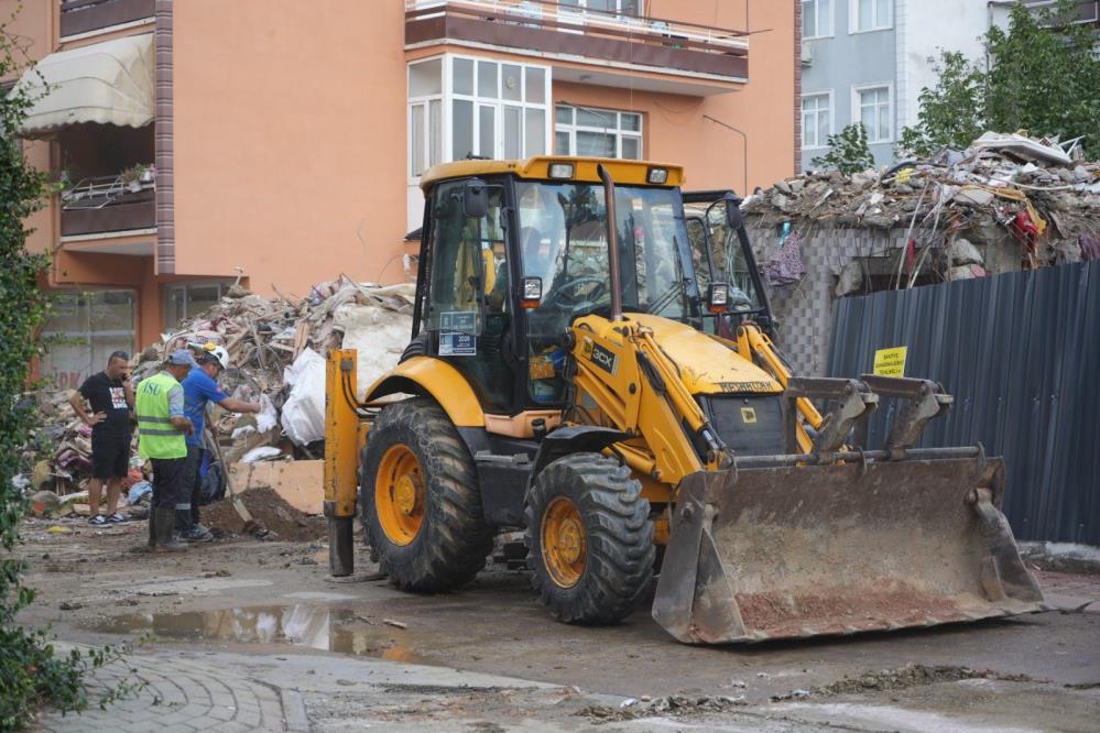 21 yıllık evleri bir gecede yok oldu