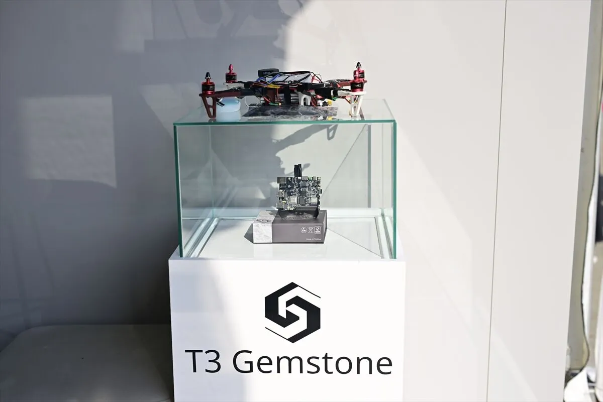 Baykar ve T3 Vakfının geliştirdiği "T3 Gemstone O1" birçok özelliği tek kartta topluyor