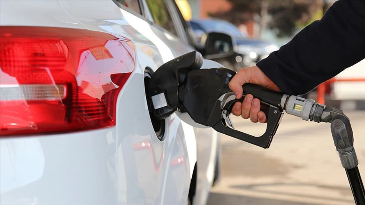 Akaryakıt fiyatları: Motorine indirim geldi mi? 