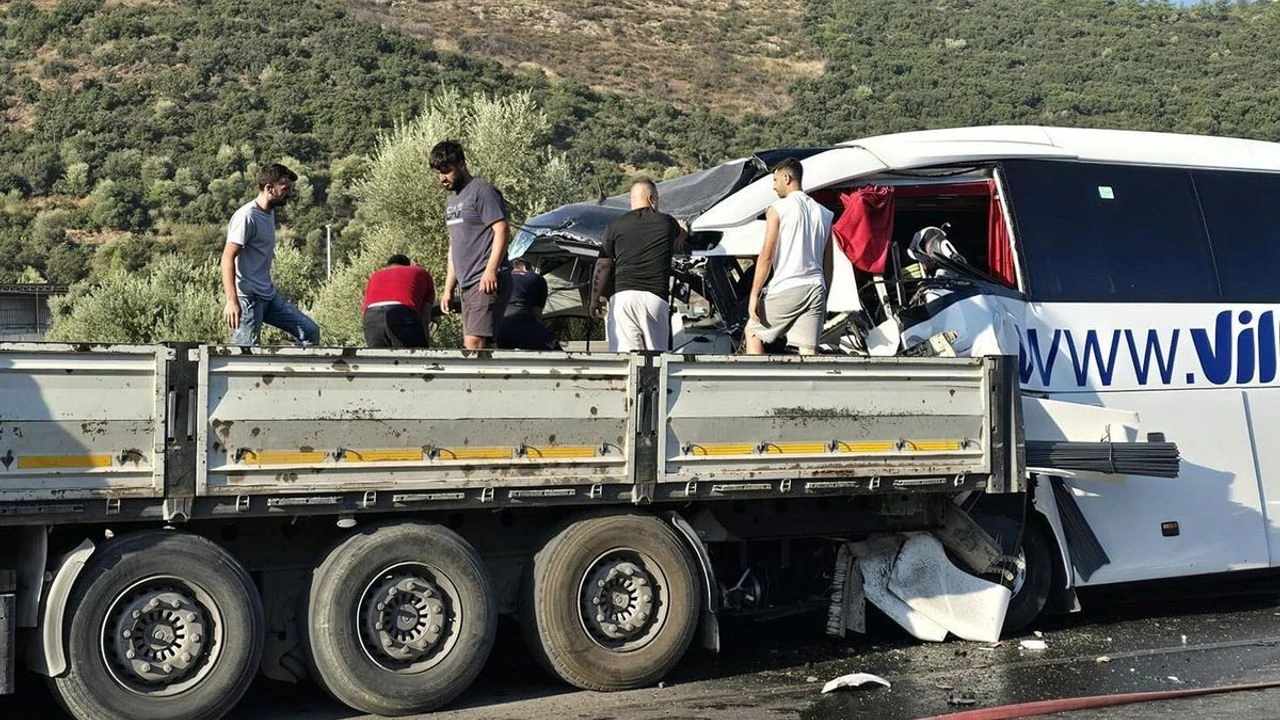 Umut Oğuz’un kardeşi yaralandı: Feci otobüs kazası!