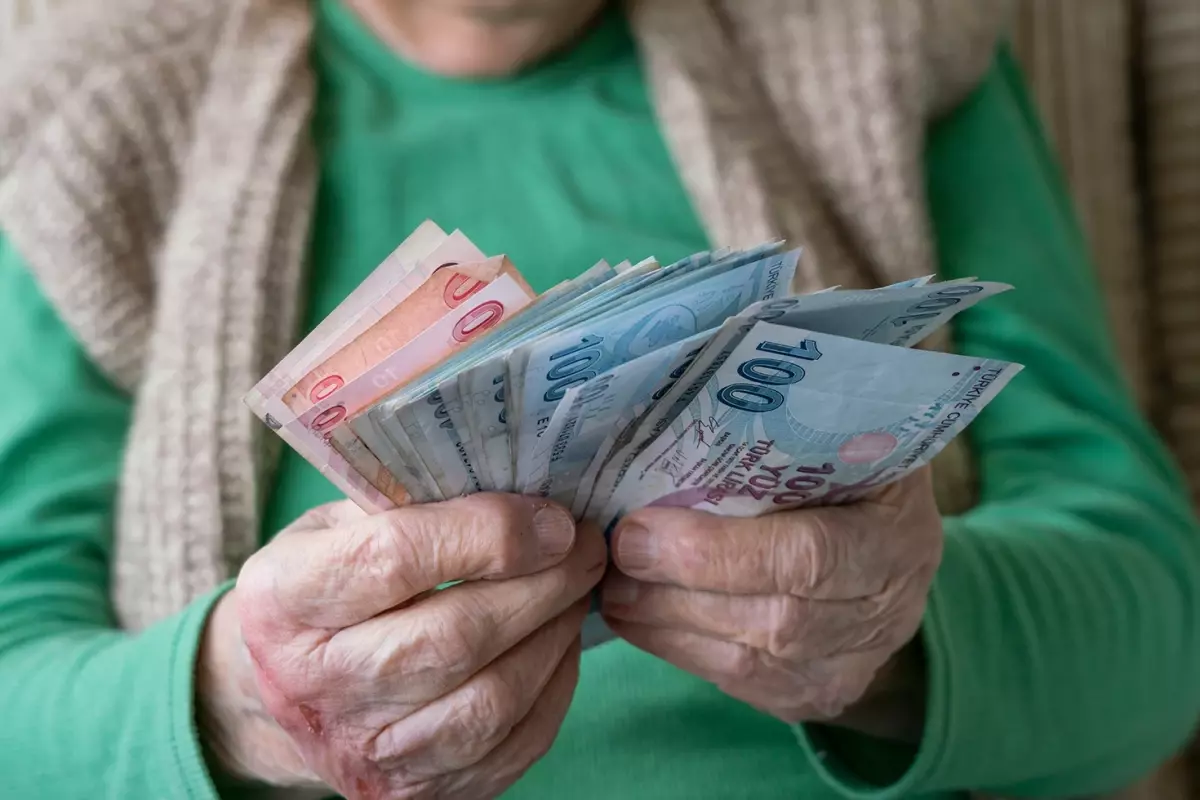 Kademeli emeklilik bekleyenler için son durum: Teklif Meclis'te mi, yasa çıktı mı?