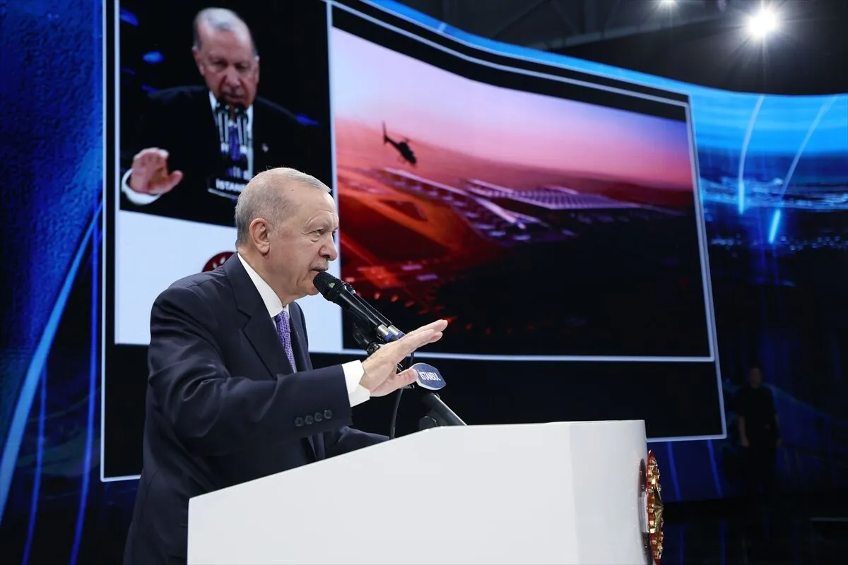 Erdoğan: Türkiye'yi yatırımlarla eserlerle hizmetlerle ihya etmek gibi bir gayemiz var