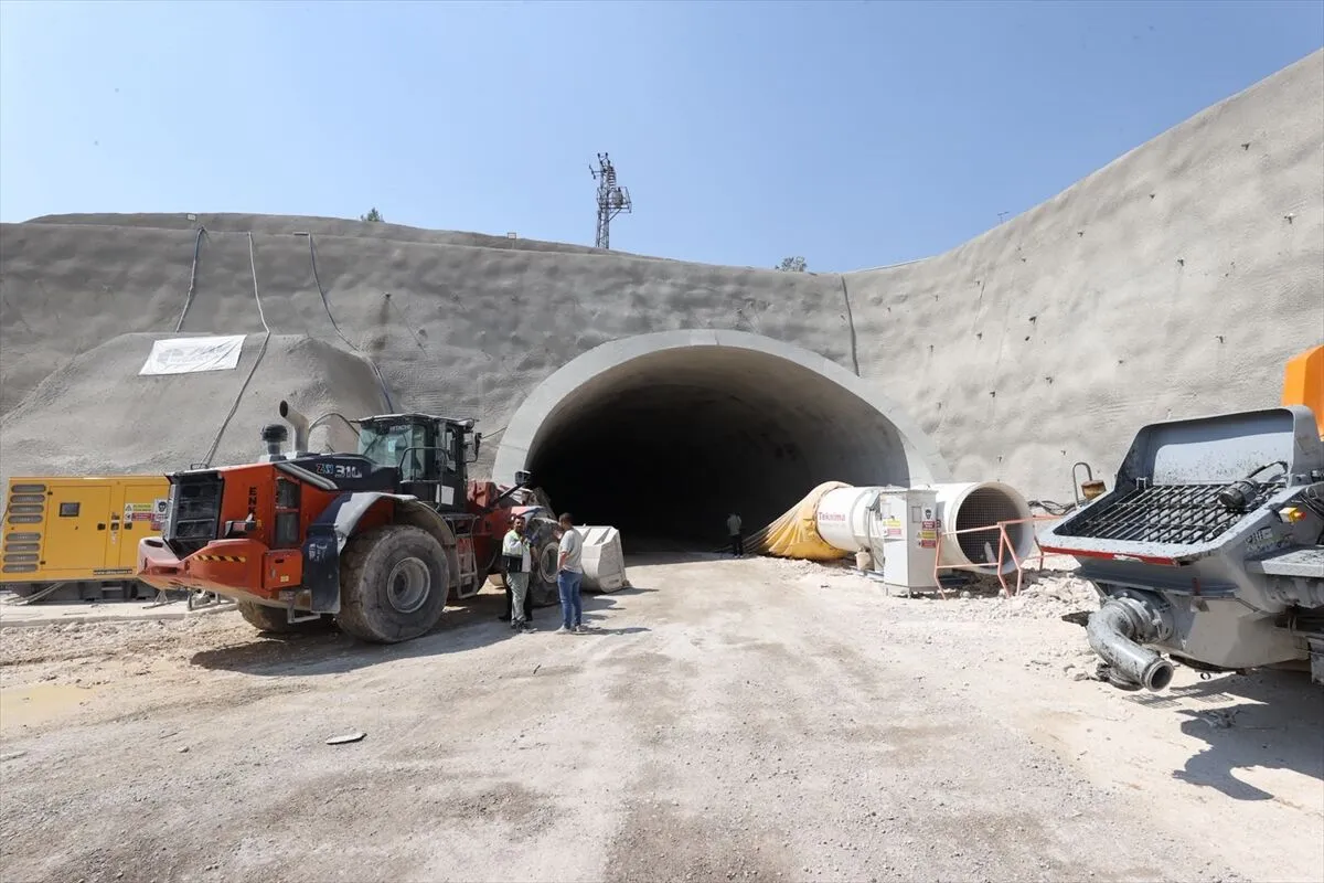 Gaziantep'teki tünel inşaatında yaşanan iş kazasında 1 işçi hayatını kaybetti