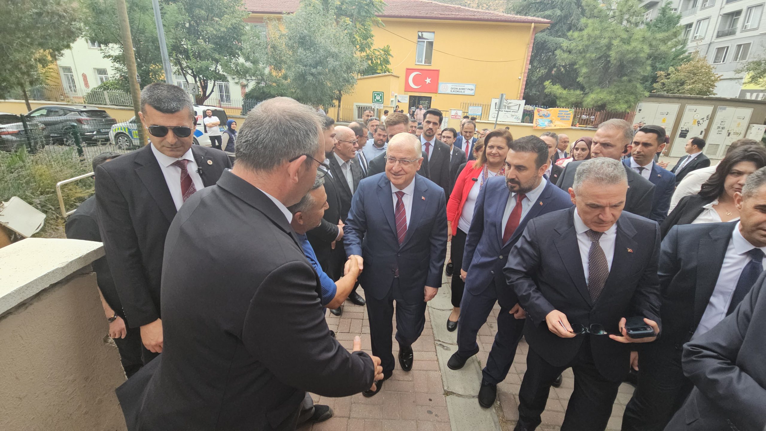 Bakan Yaşar Güler Afyonkarahisar’da konuştu: “Terörsüz Türkiye hedefimiz”