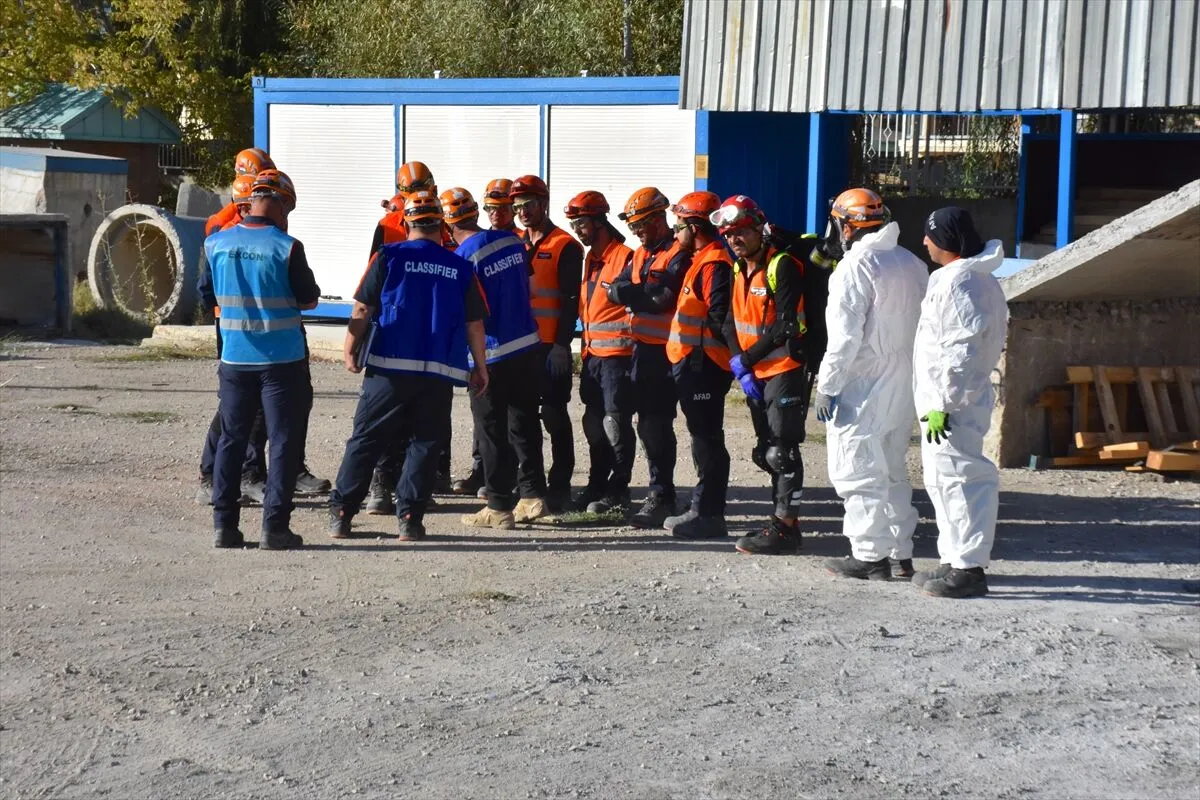 AFAD ekipleri 36 saatlik sınavdan geçiyor
