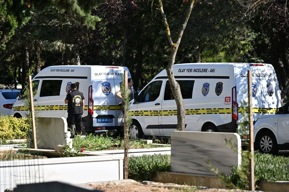 Eski MİT görevlisi Kaşif Kozinoğlu'nun mezarı açıldı