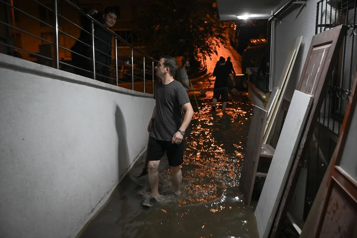 Ankara'da sağanak nedeniyle bazı binaları su bastı
