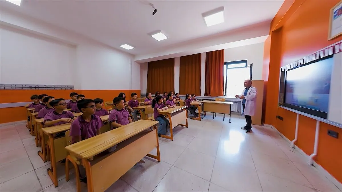TOKİ eğitim yatırımlarıyla 31 bin 782 dersliği hizmete sundu