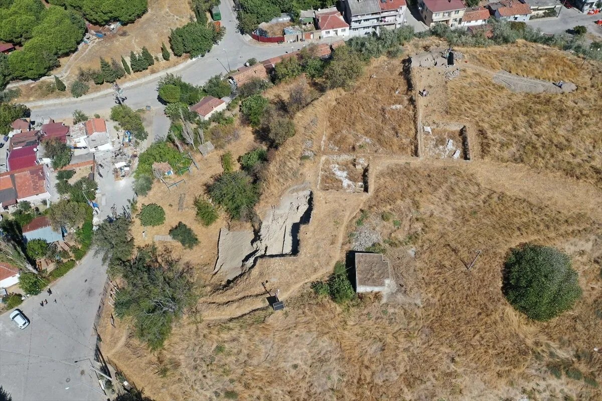 Gelibolu'da tarihi keşif: 4 bin 200 yıllık duvar