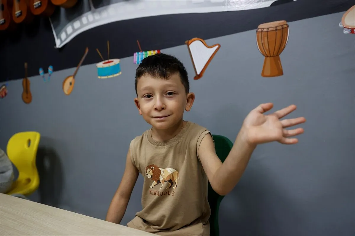 Kadavradan rahim nakli sayesinde dünyaya gelen Ömer Özkan eğitim hayatına ilk adımı attı