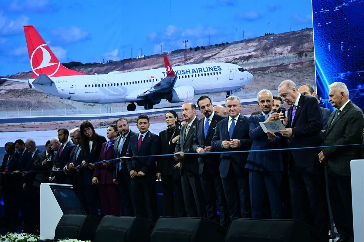 Erdoğan: Türkiye'yi yatırımlarla eserlerle hizmetlerle ihya etmek gibi bir gayemiz var