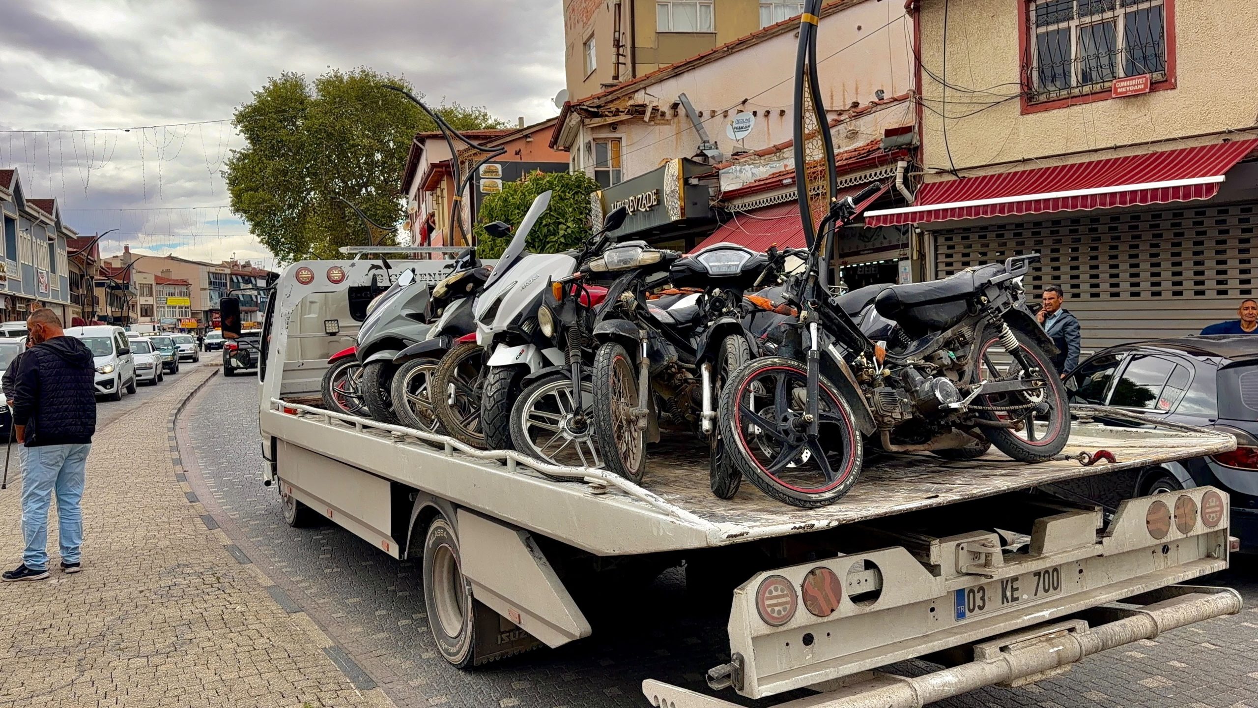 52 motosiklet trafikten men edildi