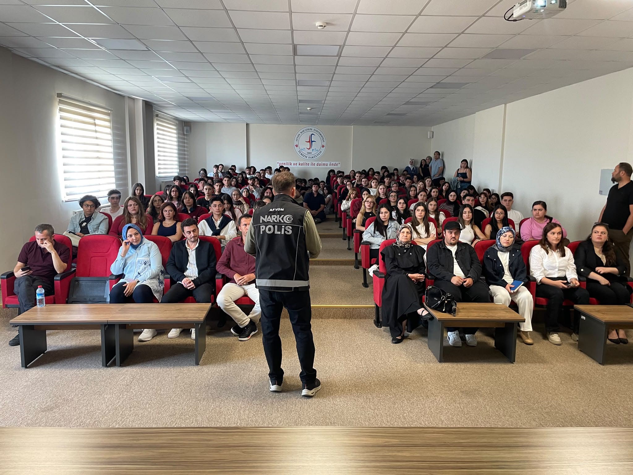 Üniversite öğrencilerine ‘Narko Gençlik’ eğitimi