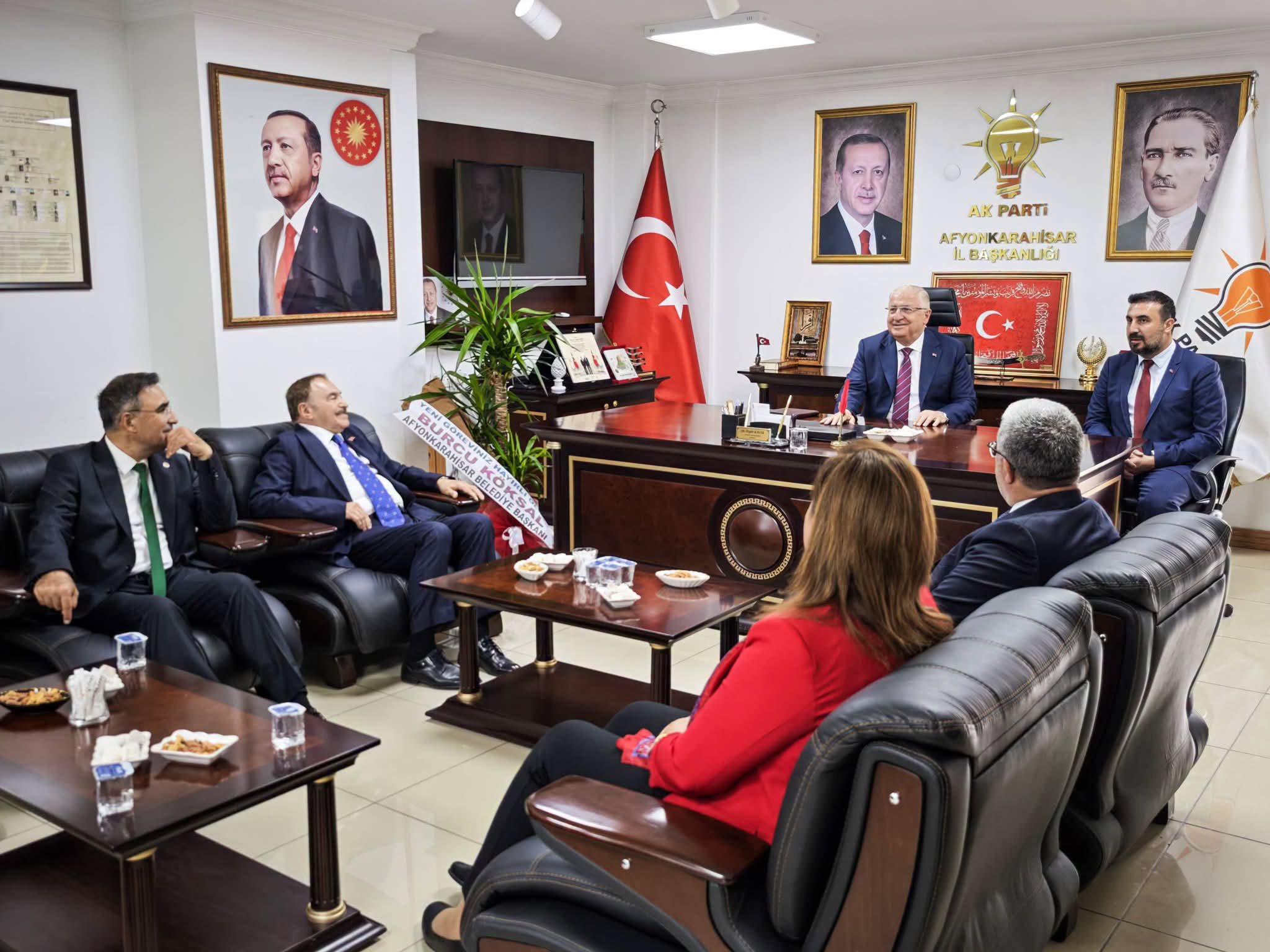 Milli Savunma Bakanı Yaşar Güler’den AK Parti Afyonkarahisar İl Başkanlığına ziyaret