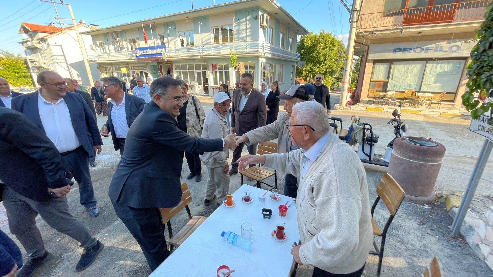 Arslan’dan Senir’de esnaf ve vatandaş buluşması