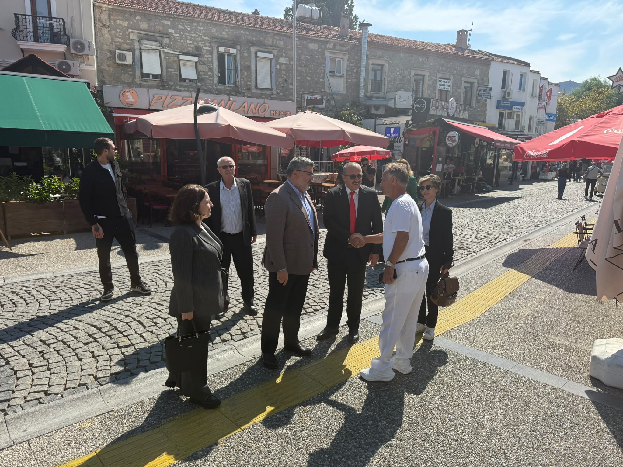 Ali Özkaya, İzmir Foça’da esnaf ve vatandaşlarla buluştu